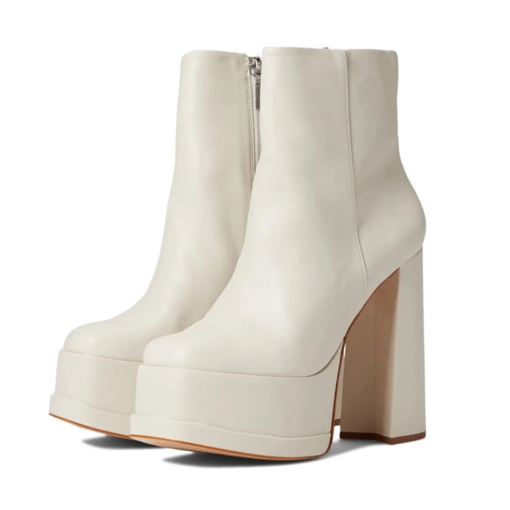 NWT- Schutz ‘Selene’ Zip Up Leather Platform Ankle Boot
